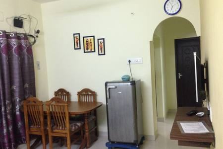 Dining & Entrance
